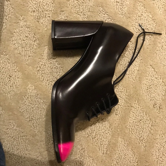 Dior Garconne Shoe, a shoe right off the runway🔥 - Picture 2 of 6